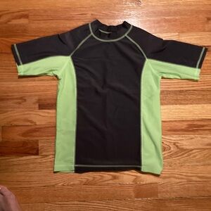 Xersion Black and Green Short Sleeve Rash Guard Boys size 14/16